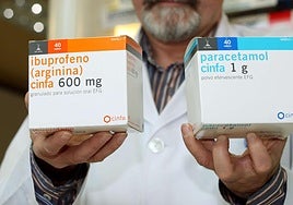 Paracetamol e ibuprofeno.