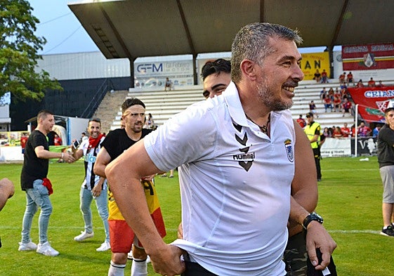 Juan Marrero tras conseguir el ascenso con el Badajoz en Calahorra.