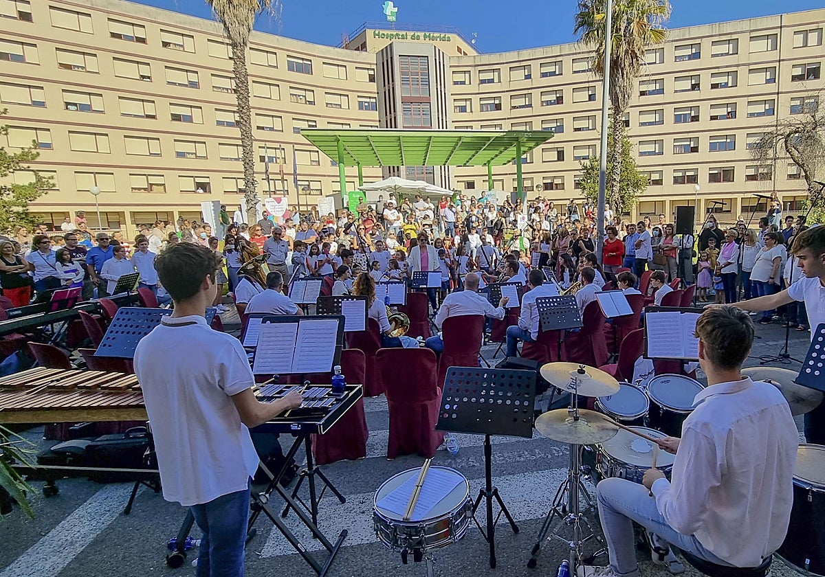Una de las actuaciones musicales celebradas en el Hospital de Mérida.