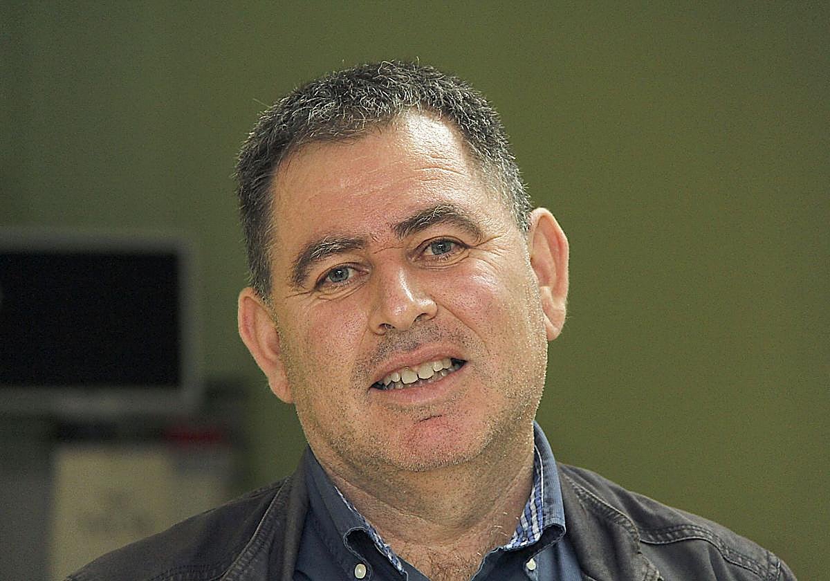 El historiador Jesús Figueredo Borrego presenta en Cáceres su libro sobre el Partido Comunista.