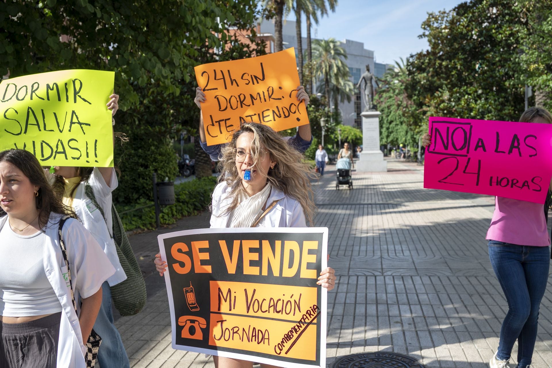 La protesta de los médicos extremeños, en imágenes