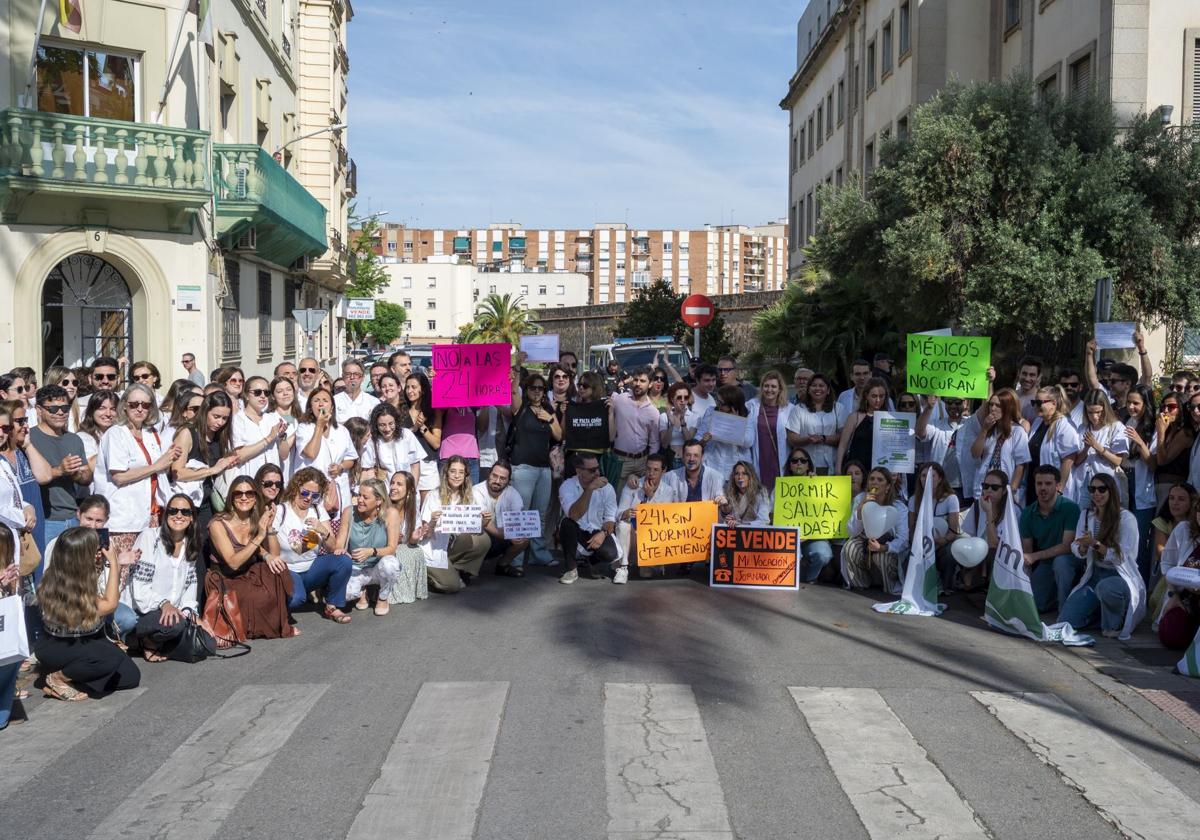 La protesta de los médicos extremeños, en imágenes