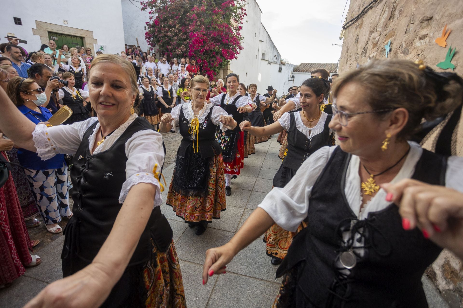La procesión de San Antonio recorre la judería vieja de Cáceres