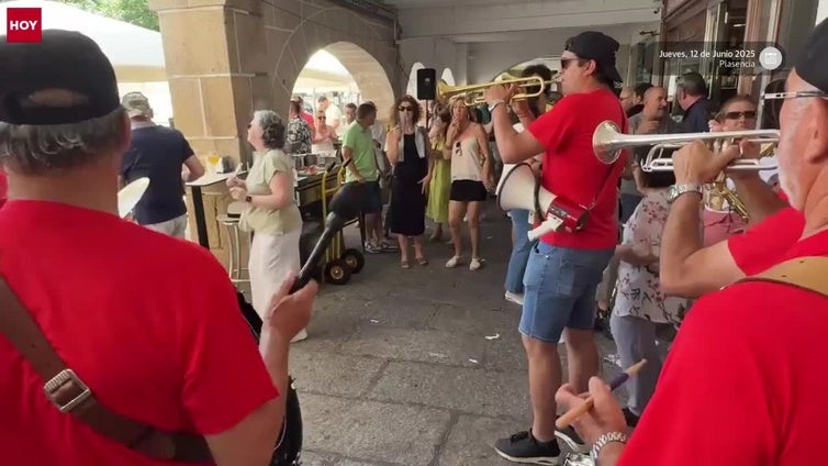 Las primeras cañas marcan el ritmo en Plasencia
