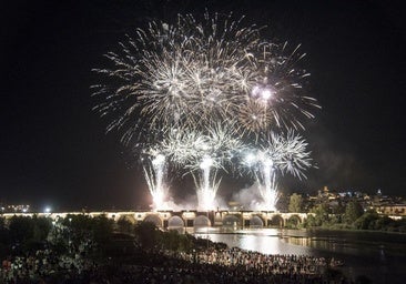 Dónde ver los fuegos artificiales de San Juan en Badajoz: los mejores sitios para disfrutar esta noche