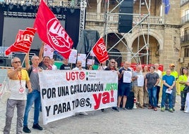 Un momento de la concentración de trabajadores en la Plaza Mayor