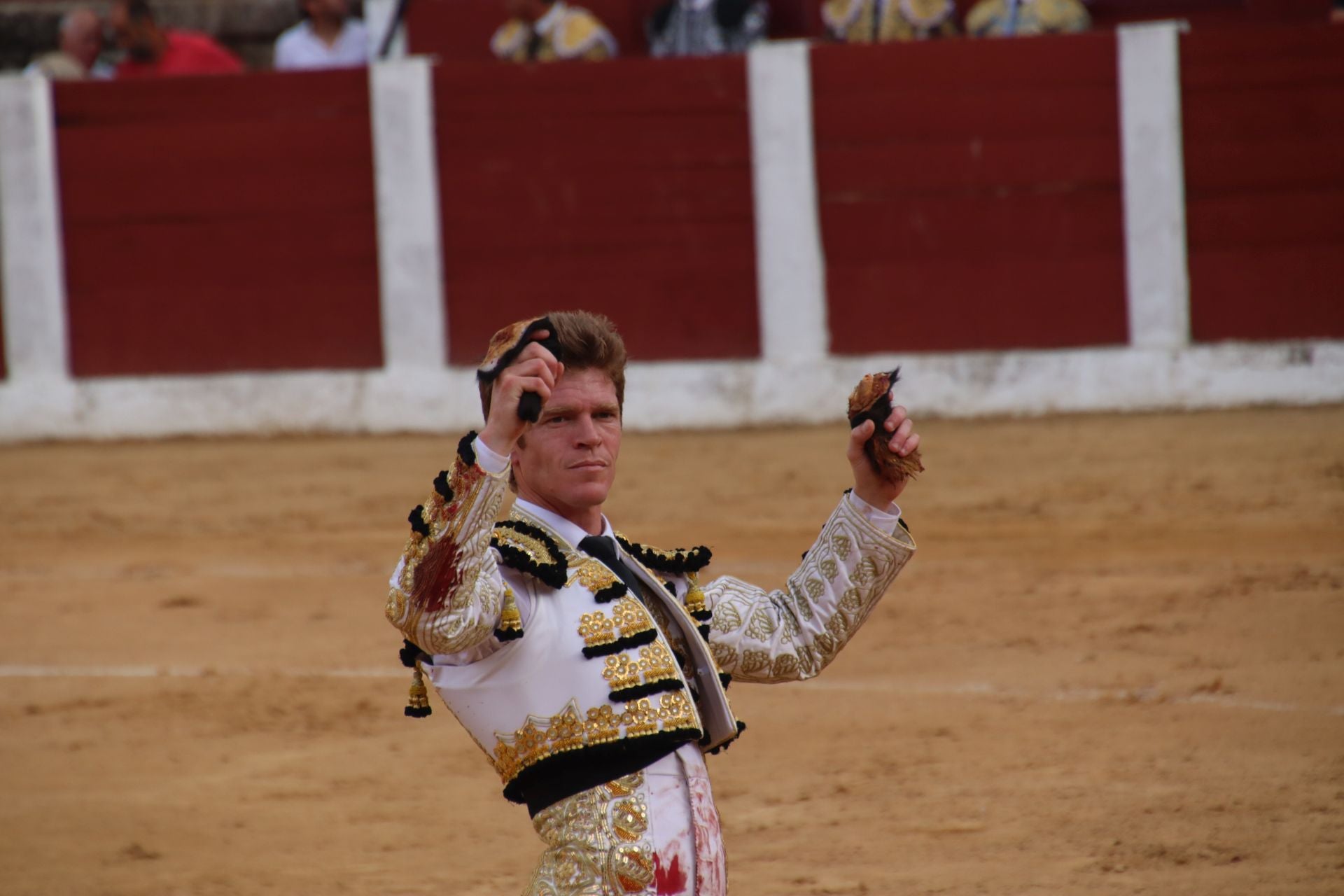 Fotos | Borja Jiménez sale por la puerta grande