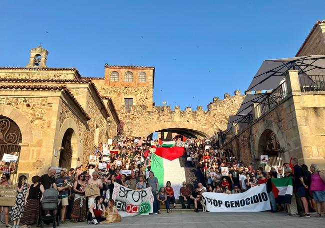 Protesta en la plaza Mayor de Cáceres.