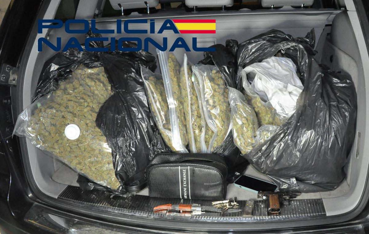 Droga incautada por los agentes.
