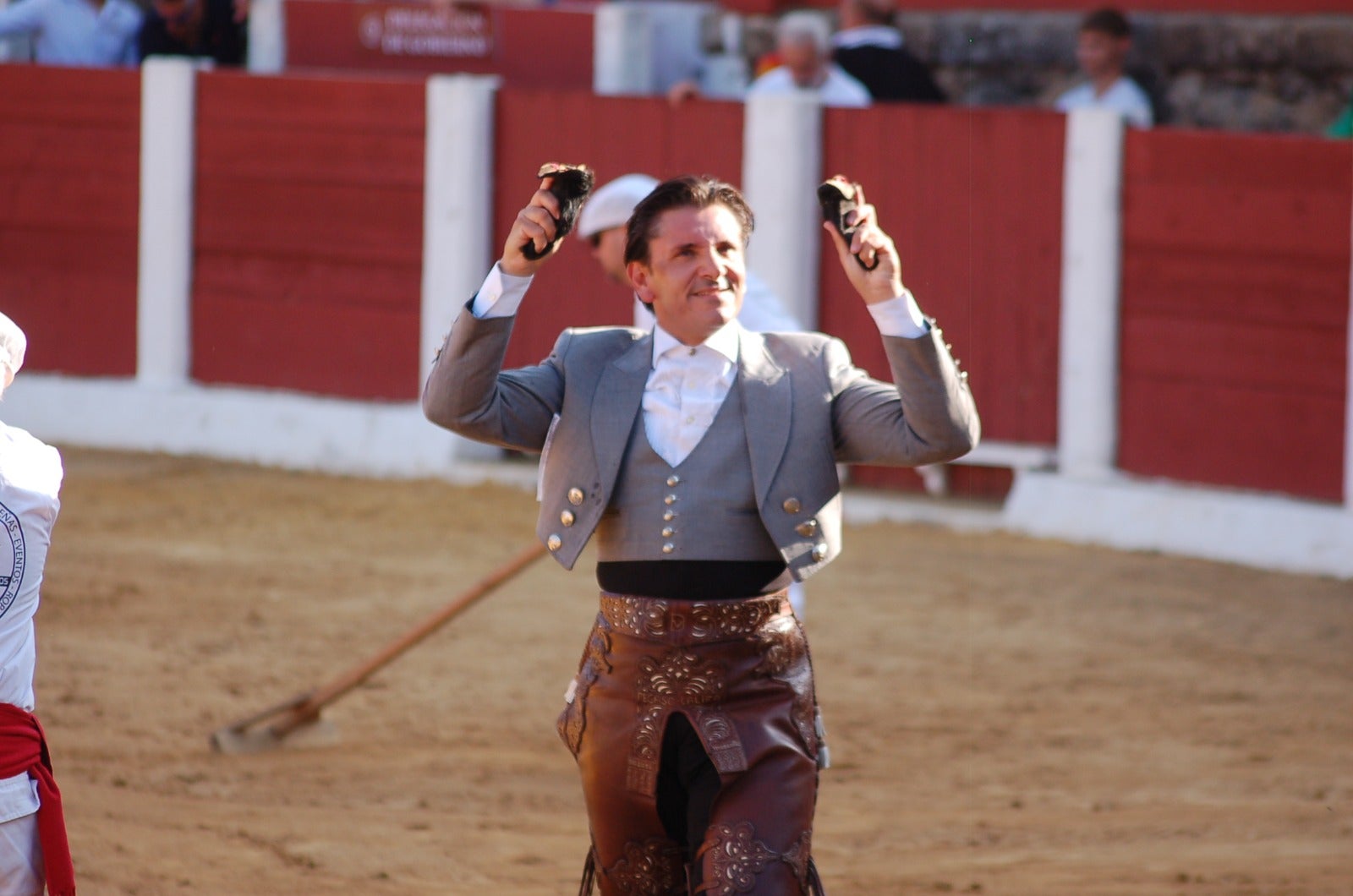 Fotos | Así fue la carrida de toros donde Diego Ventura y Leonardo Hernández salieron a hombros