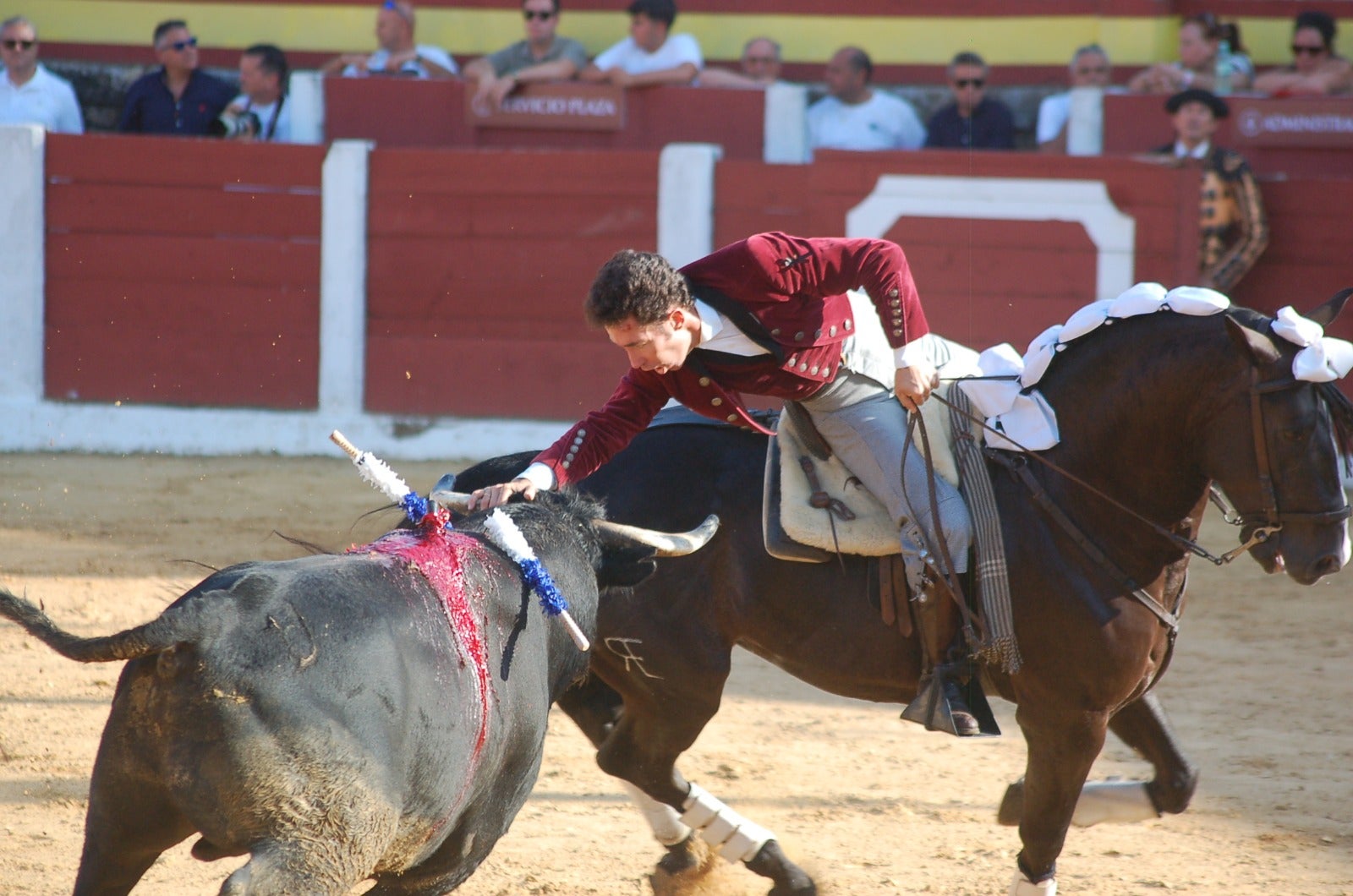 Fotos | Así fue la carrida de toros donde Diego Ventura y Leonardo Hernández salieron a hombros