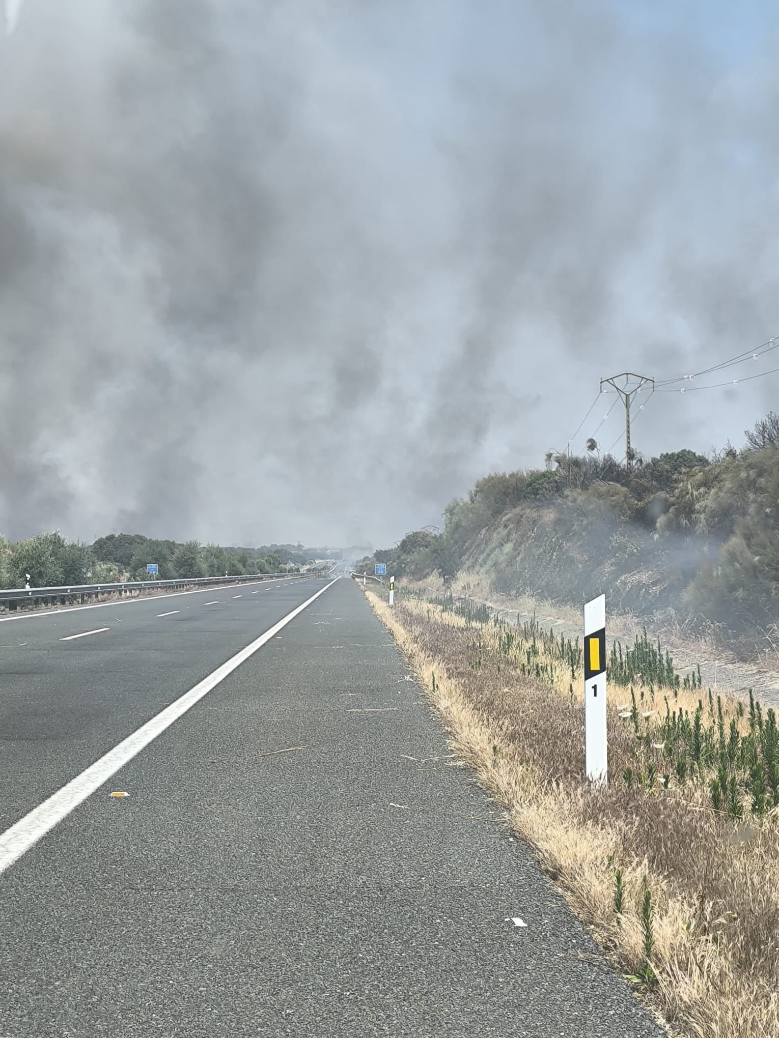 Humo visto desde la autovía A-58.