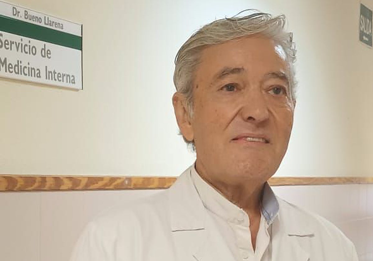 El doctor Bueno Llarena es médico internista.