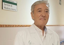 El doctor Bueno Llarena es médico internista.