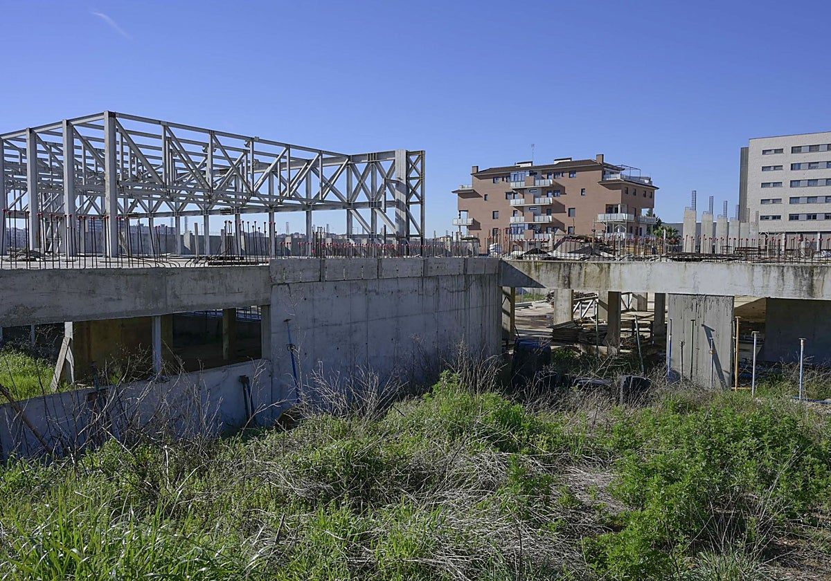 La piscina de la margen derecha.