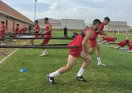 El Llerenense se ha entrenado esta semana en la ciudad deportiva del Extremadura en Almendralejo.