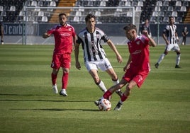 El Castuera durante el último partido de liga en Tercera ante el Badajoz en el Nuevo Vivero.