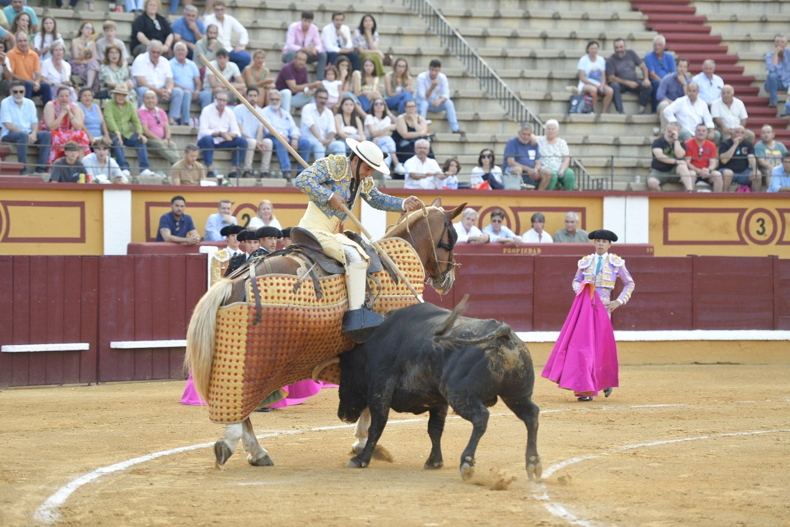 Imágenes de la novillada de la Feria de San Juan de Badajoz