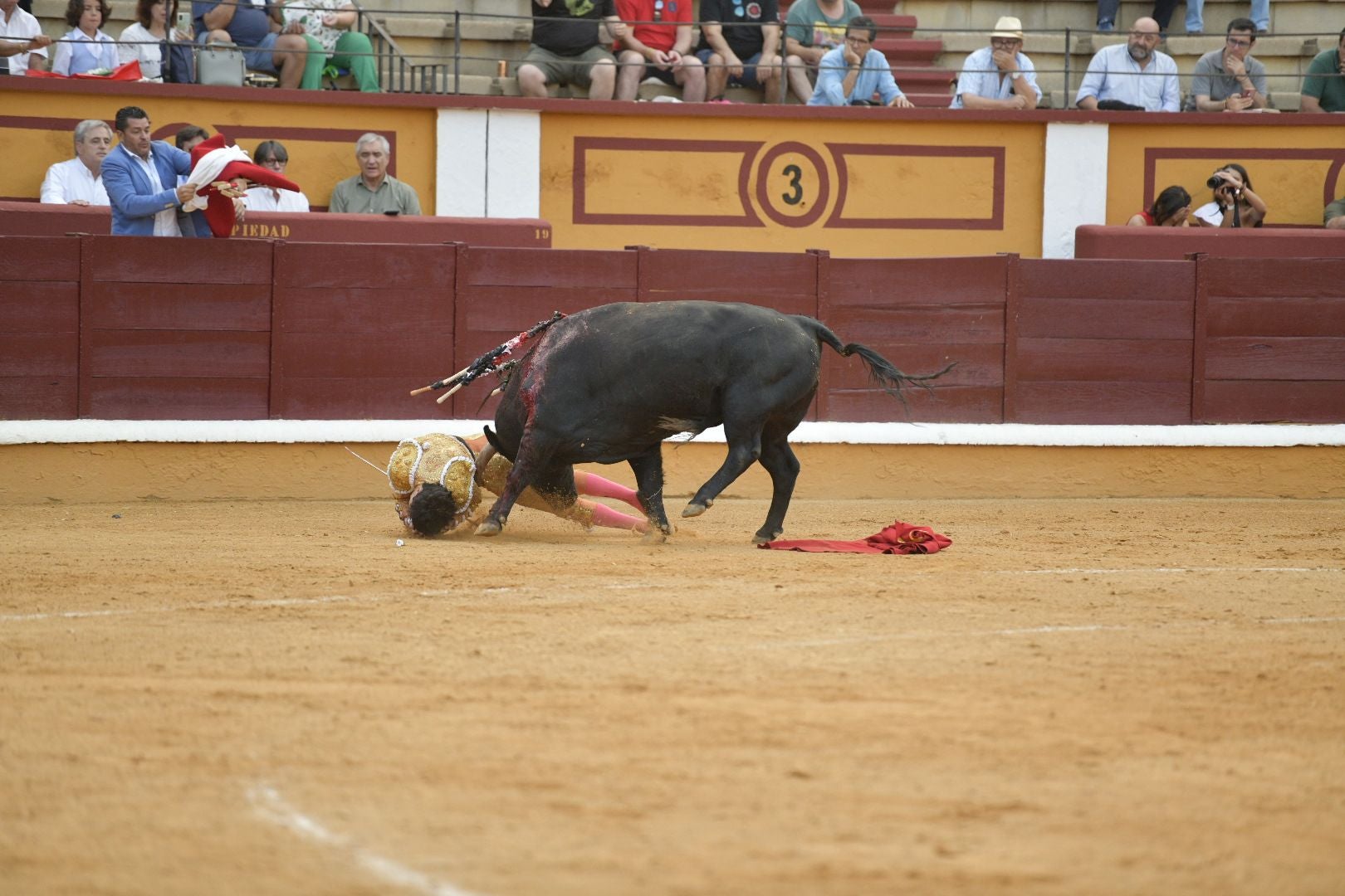 Imágenes de la novillada de la Feria de San Juan de Badajoz