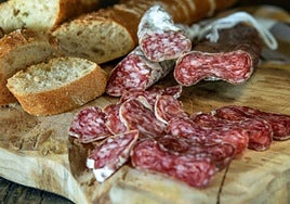 Retiran del mercado fuet de dos marcas por riesgo de salmonella