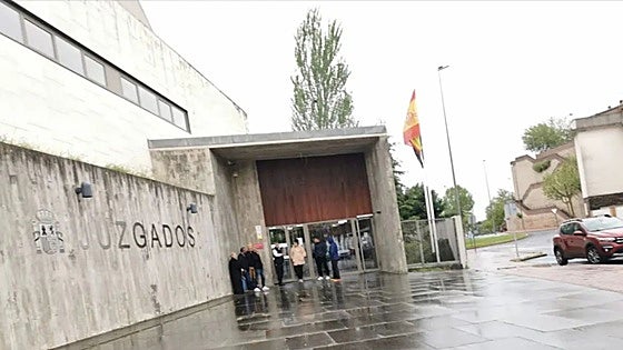 Condenan a un hombre por agredir al alcalde de Cerezo