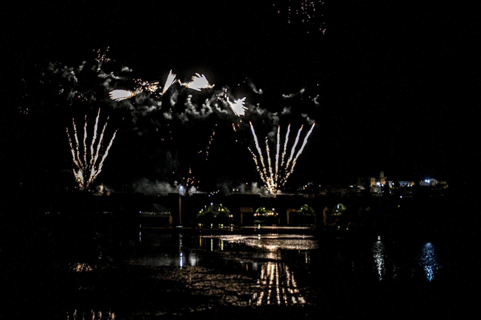 Así fueron los fuegos artificiales de la Feria de San Juan de Badajoz