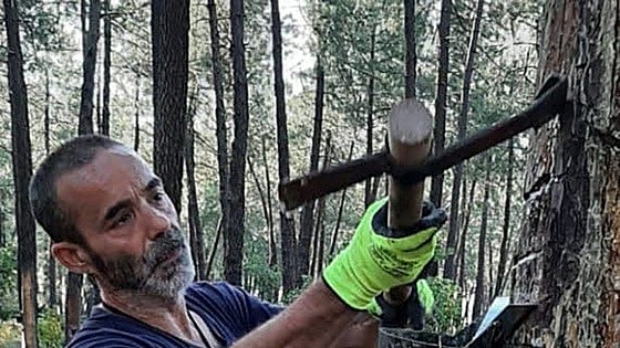 Quiterio, el último resinero de la Siberia: «Soy un loco porque si echo cuentas lo dejo»