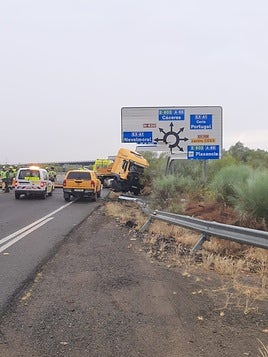Imágenes del accidente en la N-630 a la altura de Plasencia