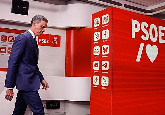 Pedro Sánchez, presidente del Gobierno, en Ferraz