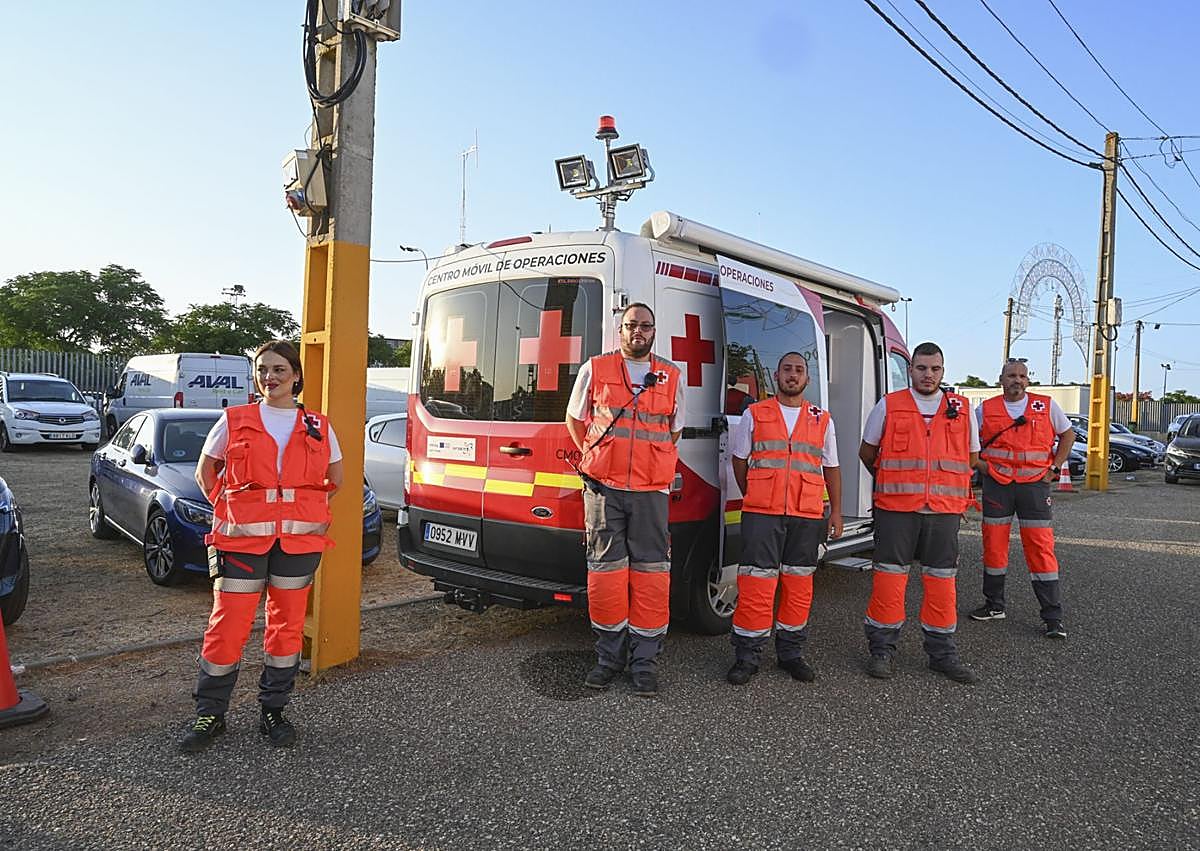Imagen secundaria 1 - Operativo de Cruz Roja en la feria de Badajoz.
