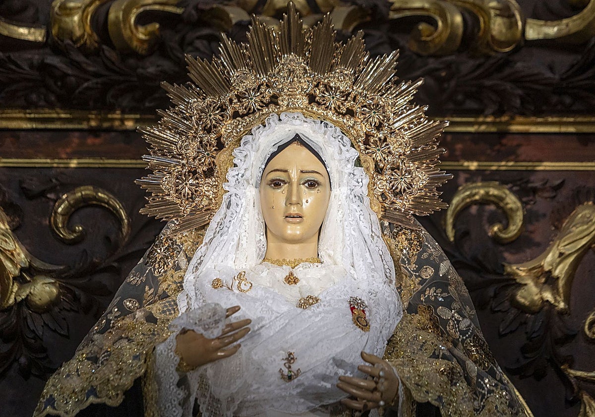 La Virgen de la Esperanza es venerada durante todo el año en la iglesia de San Juan de Cáceres.