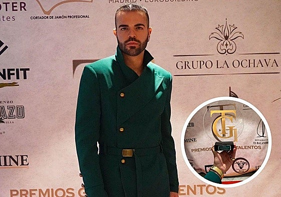 Christian Acedo, de Malpartida de Cáceres, recibe el galardón al Mejor Estilista a nivel nacional en Peluquería y Maquillaje.
