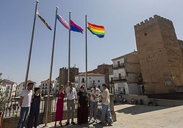Banderas, trapos y señoras bien