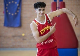 Nico Marina con la selección española.