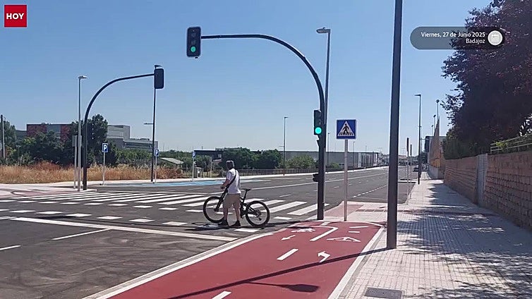 La avenida Ricardo Carapeto de Badajoz abre en toda su extensión
