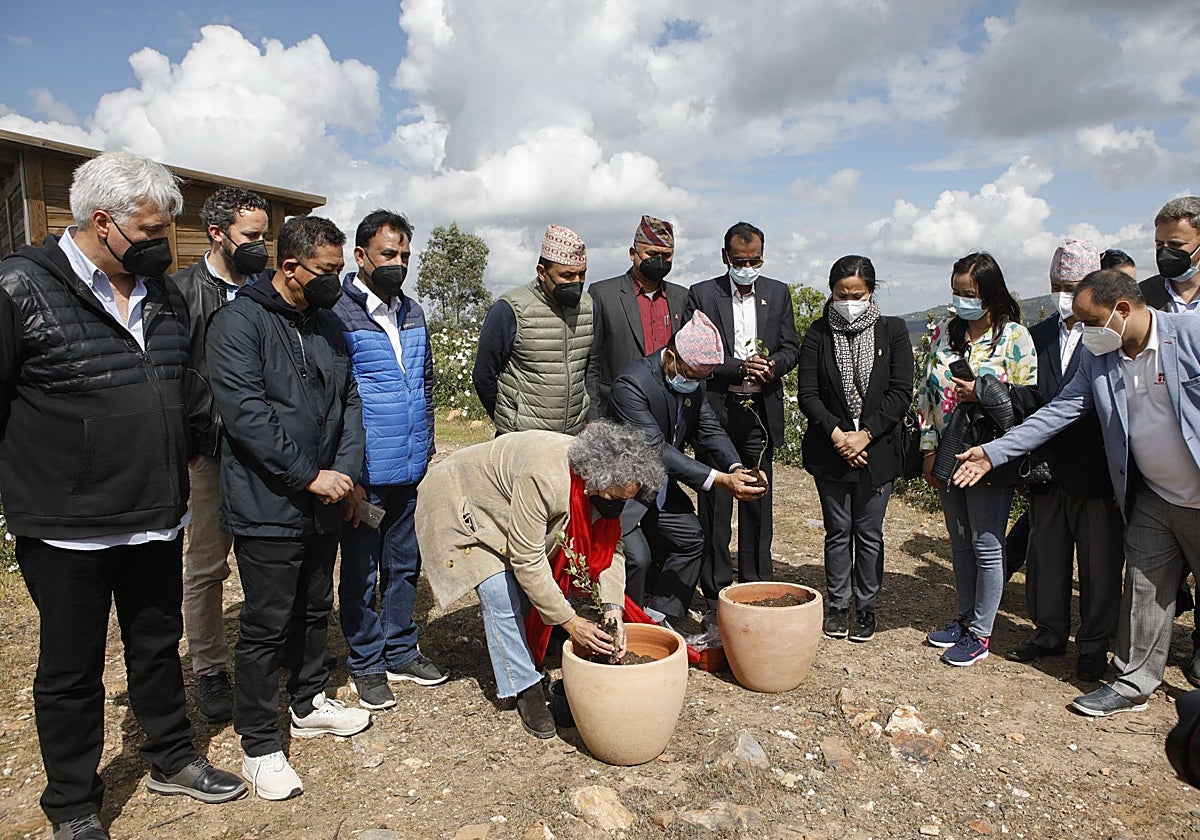 Acto de sacralización del Monte Arropez en abril de 2021. Luego se descartó como ubicación.