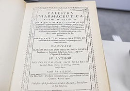 Fotos | Así es la exposición de libros del colegio de Farmacéuticos de Badajoz