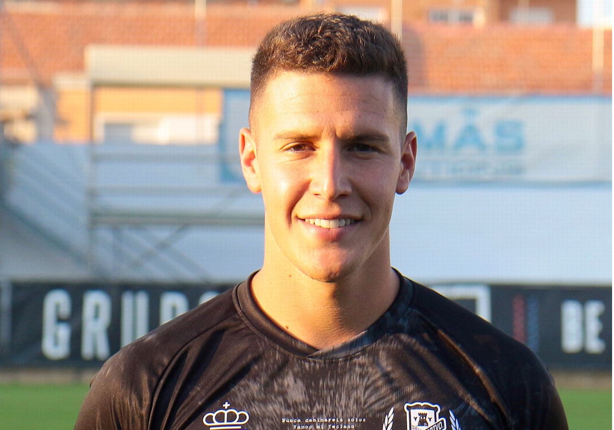 Iván Martínez durante su etapa en el Yeclano Deportivo.