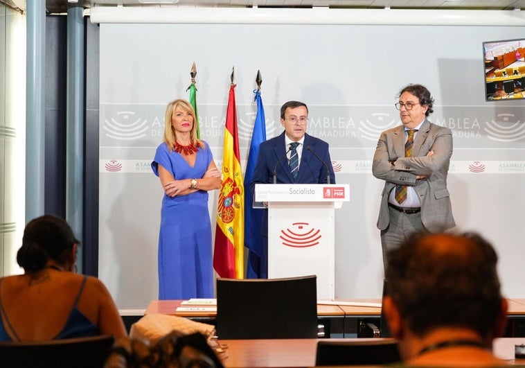 El PSOE insiste en que Gallardo entró en la Asamblea para ser diputado y no por el aforamiento