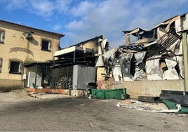 Solo se ha mantenido en pie el edificio de oficinas en Pollos Cano, en Salvatierra.