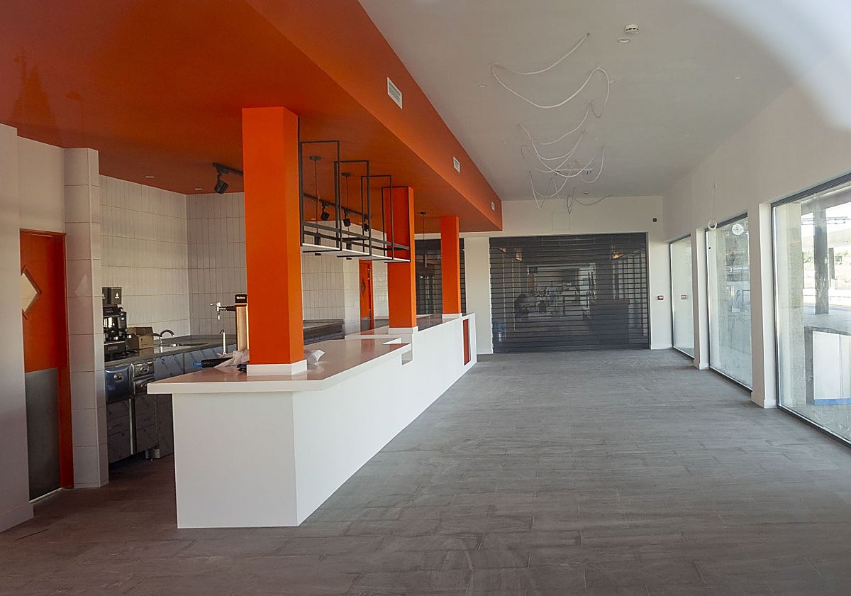 Cafetería de la estación de tren, en Cáceres, tras las obras de adecuación a la que ha sido sometida.