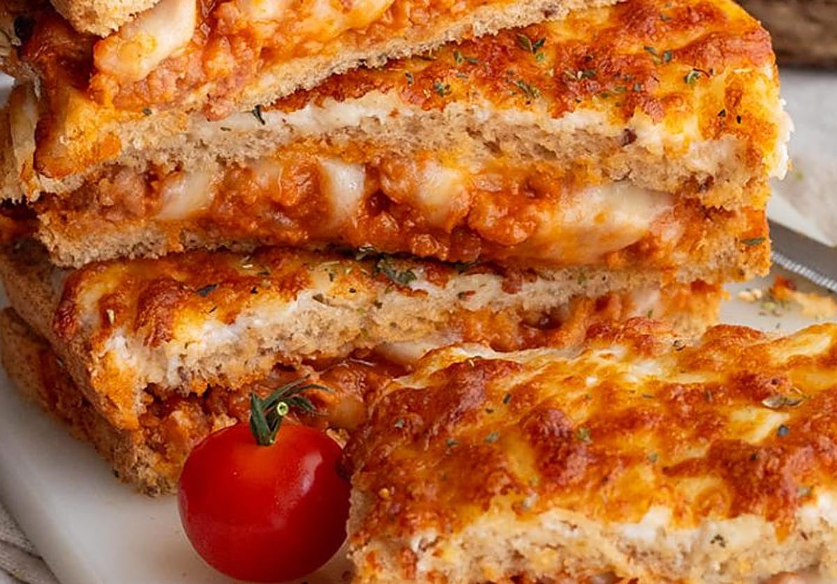 Sándwich tipo lasaña con boloñesa