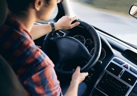 Importante aviso de la DGT sobre las nuevas señales de tráfico y los test de conducir