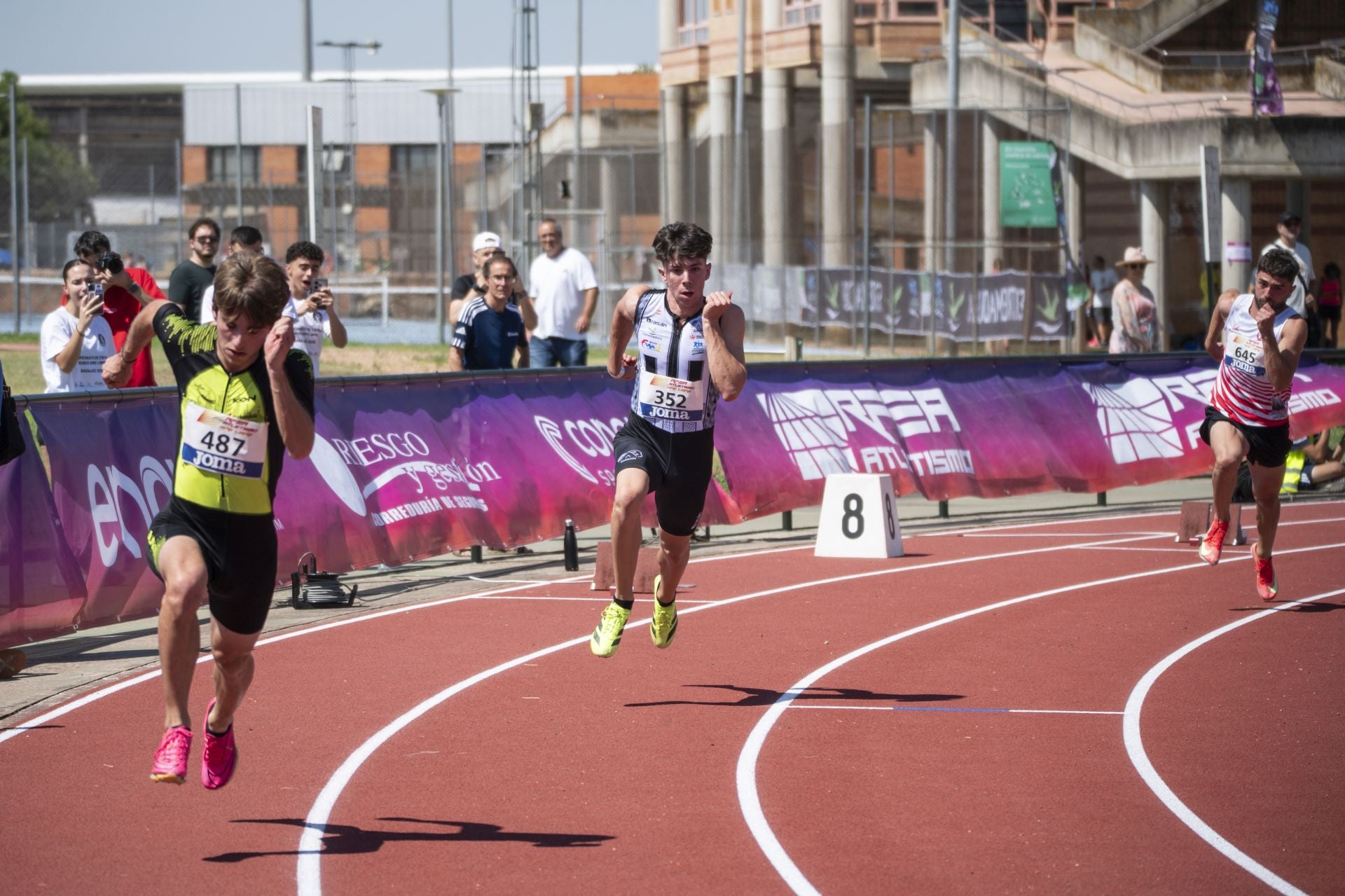 Cerca de 800 atletas se dan cita en el Campeonato de España Sub23 de Atletismo en Badajoz