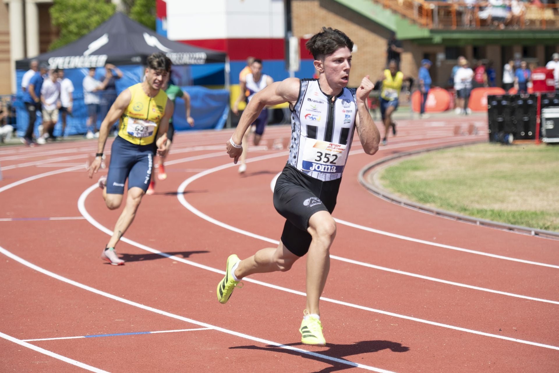 Fotos | Las mejores imágenes del Campeonato de España Sub23 de Atletismo en Badajoz