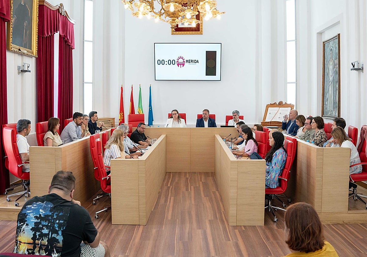 Pleno celebrado en el Consistorio emeritense el pasado mes de mayo.