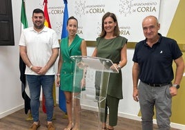 Equipo de gobierno del Ayuntamiento de Coria, en rueda de prensa.
