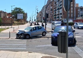 Dos personas heridas en un nuevo accidente en el cruce entre la autopista y Pardaleras de Badajoz