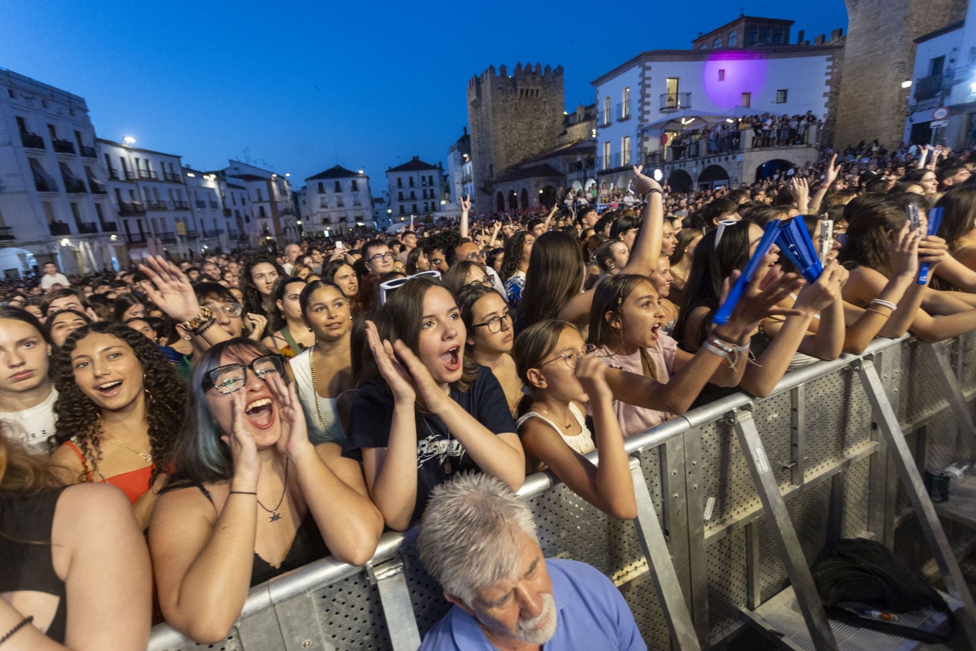 Fotos | La Plaza Mayor de Cáceres brilla con LOS40 Summer Live