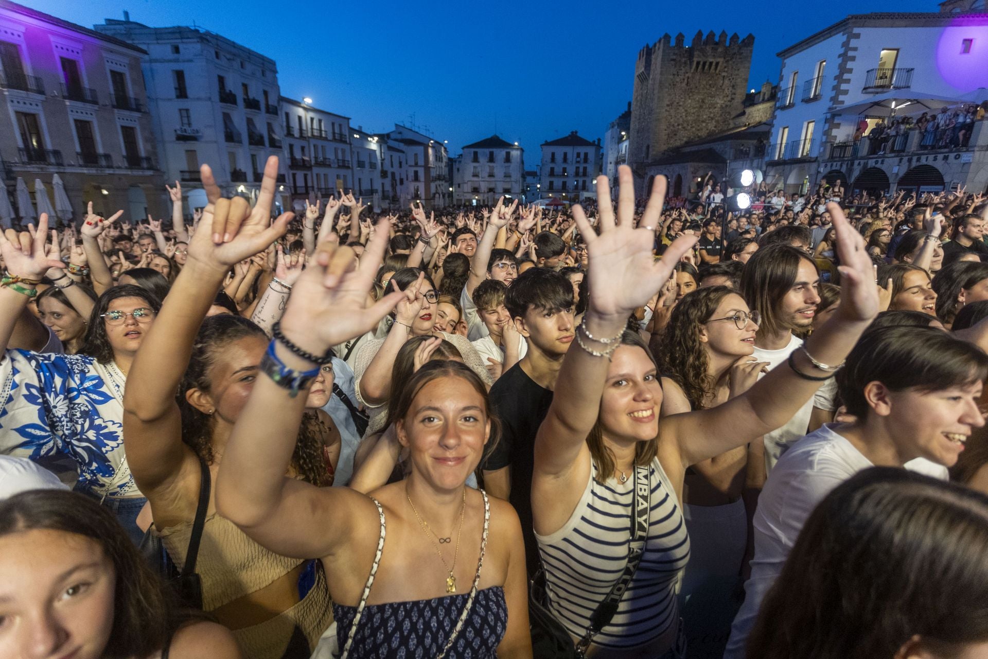 Fotos | La Plaza Mayor de Cáceres brilla con LOS40 Summer Live